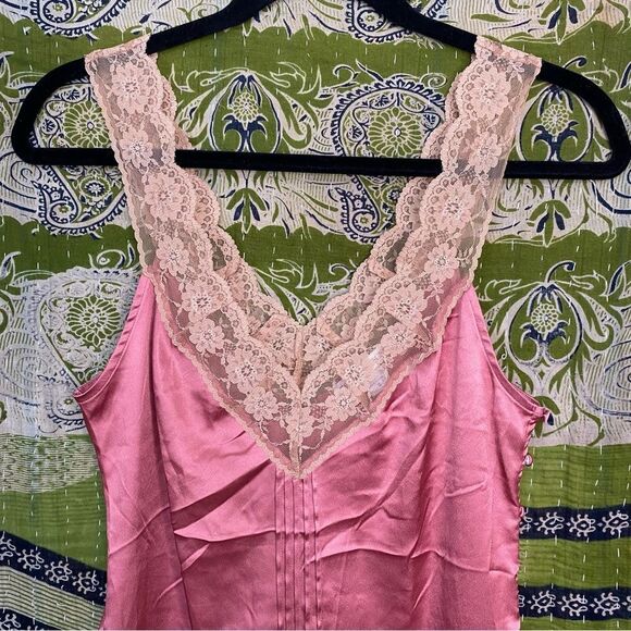 Rare Y2K Victoria’s Secret Satin and Lace Pink Romper Size Small - Picture 2 of 15